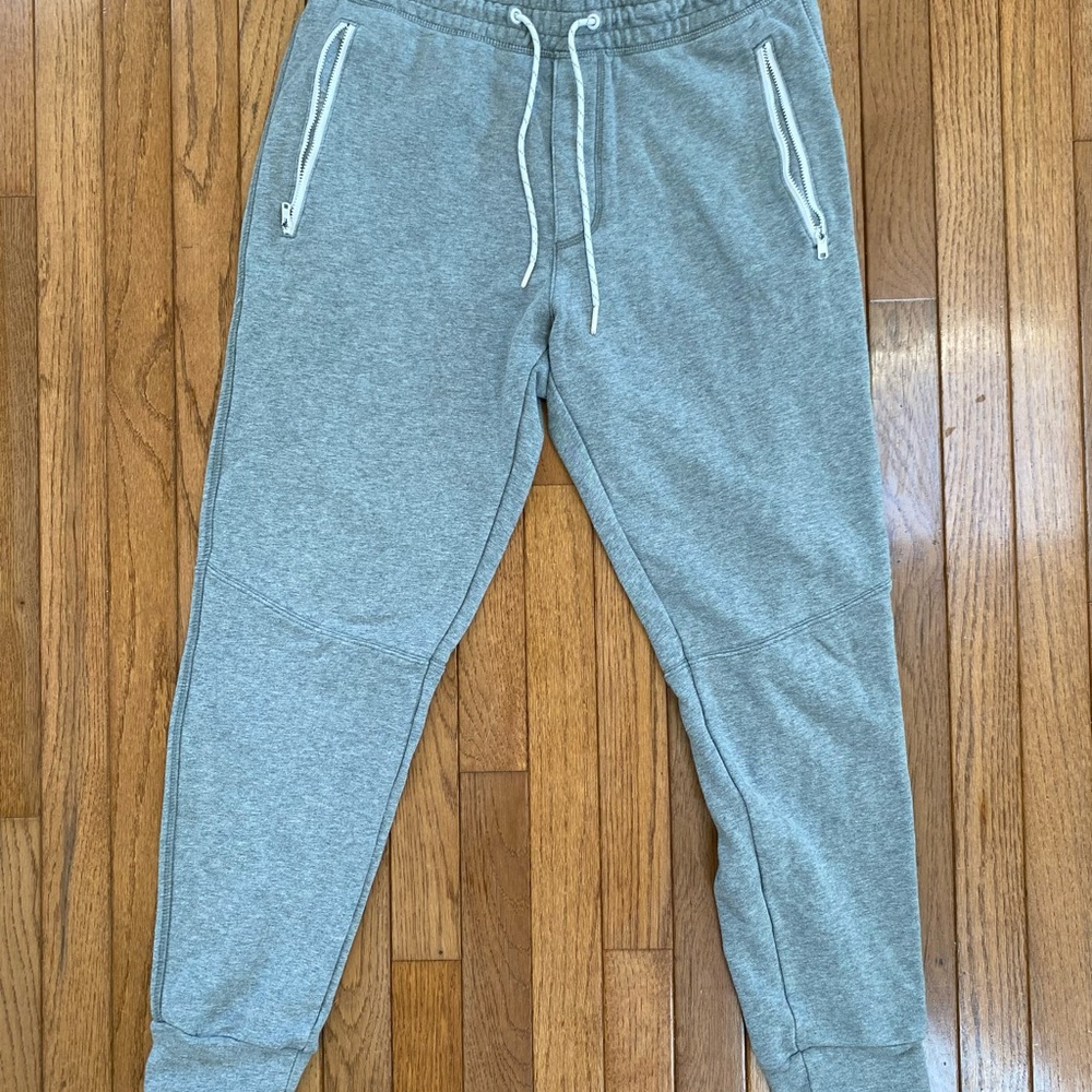 Grey American Eagle Men’s Medium Jogger Sweatpants with White Drawstrings
